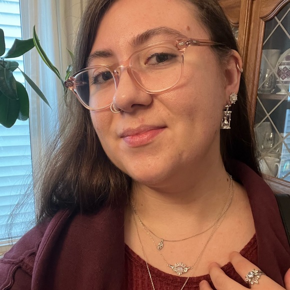 Meet your Posher, Ileana - Picture 2 of 2